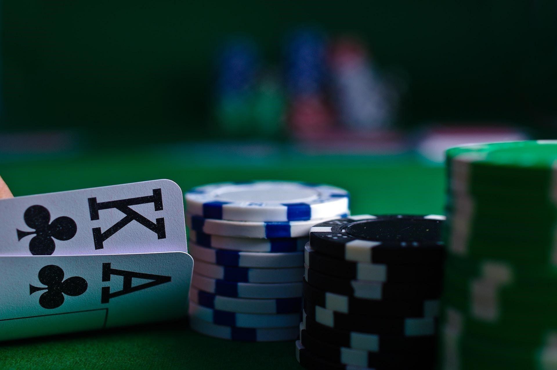 Estratégias e combinações de póquer: a chave para o sucesso nos casinos online